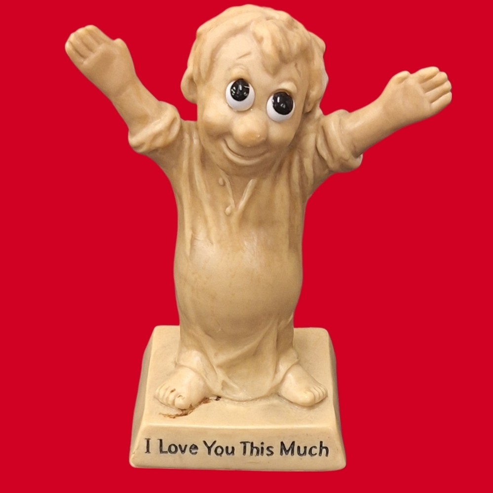 Sillisculpt I Love You This Much figurine RW Berries Cos Vintage 1970 Big eyed